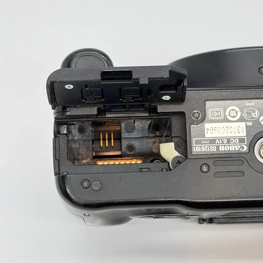 Canon EOS Rebel XS Digital SLR Camera Body DS126191 Err 99 For Parts or Repair